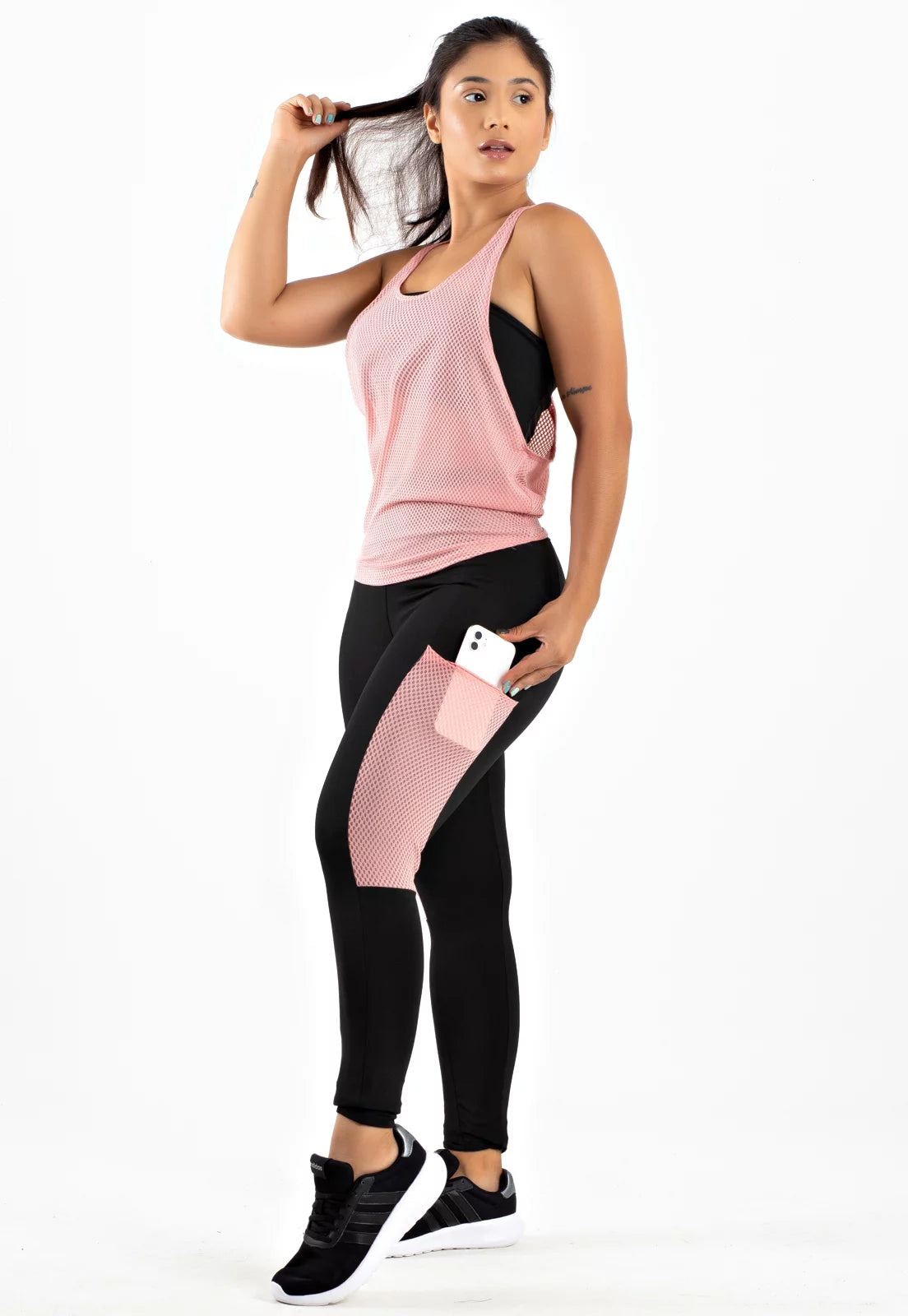 Conjunto Fitness Calça Legging com Bolso em Tela Dry + Regata de Tela + Top Tomara que Caia Preto com Rosé - Velure Couture